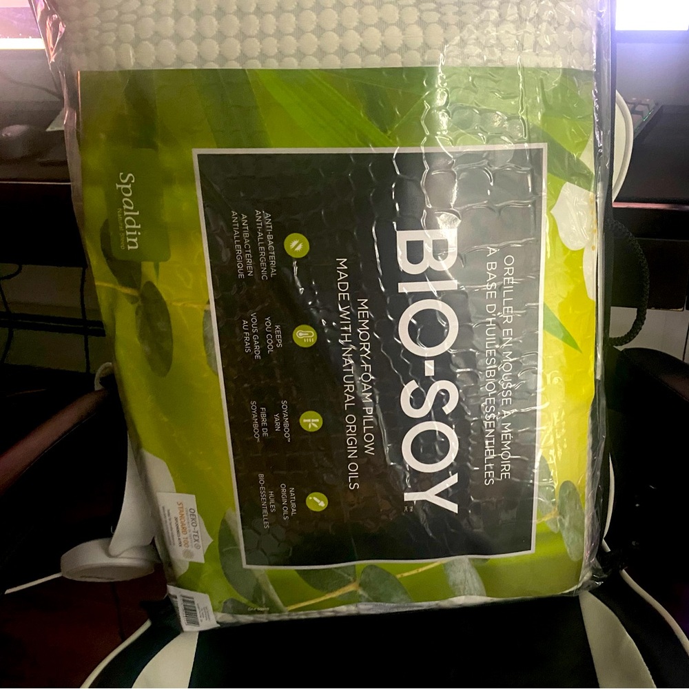 MEMORY FOAM PILLOW